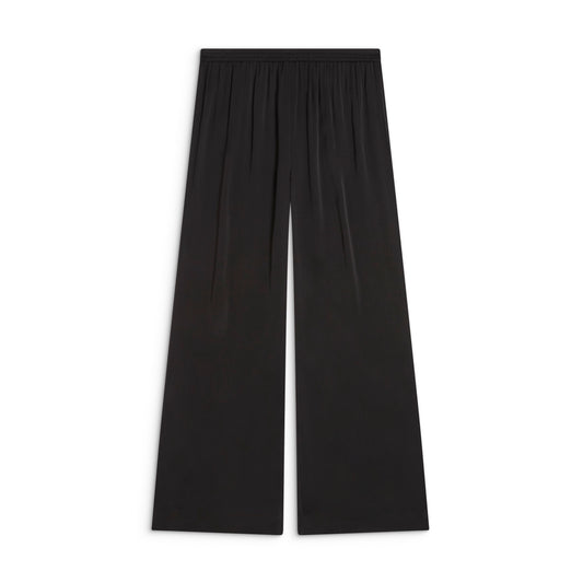 Sōlune Straight Pant Black — sophisticated black satin straight-leg pants with flattering fit and high waist for work and travel